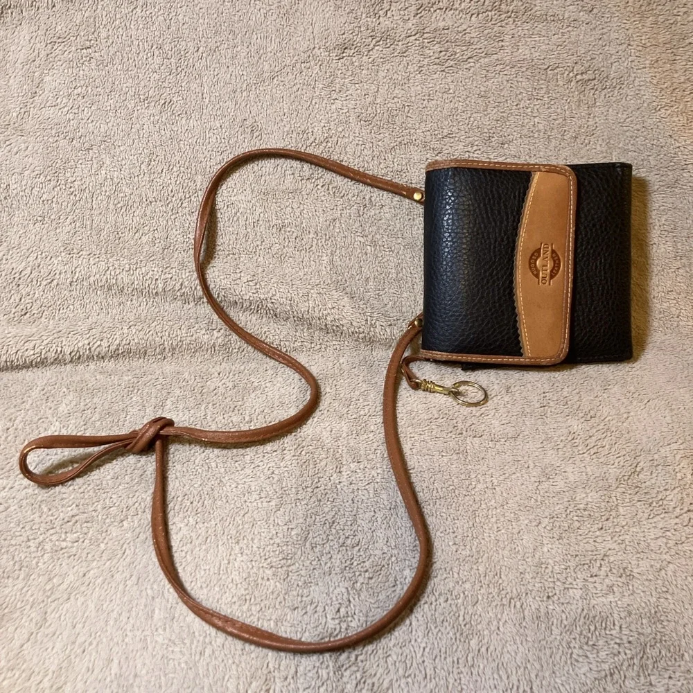 Rugged Outland Leather Crossbody Wallet Bag Purse Multi Card Black Gold Hardware